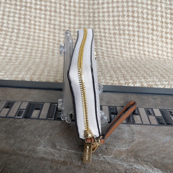 Michael Kors Jet Set Travel Large Travel CONTINENTAL Wallet-Wristlet - Picture 4 of 16